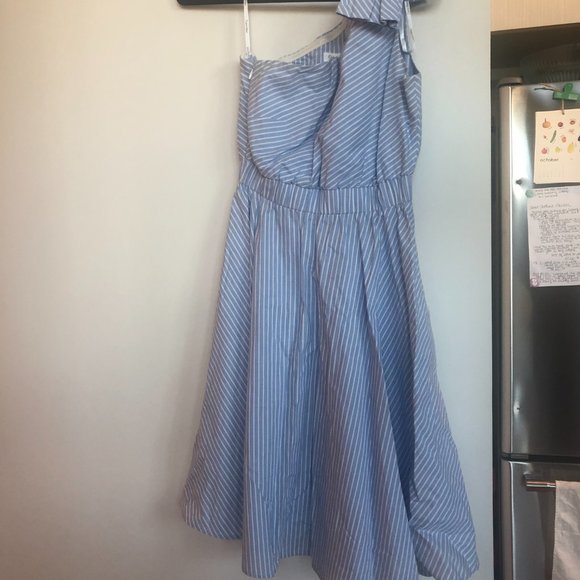 Calvin Klien Stripped Dress Size 4 - Picture 2 of 2